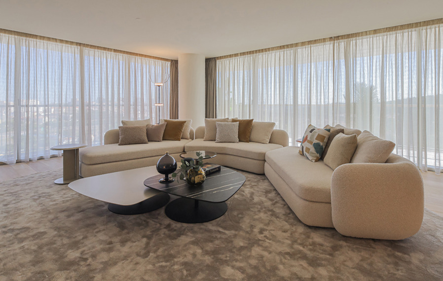 Infinity Tower, design de interiores, projeto de luxo, apartamento contemporâneo, Tralhão, soluções personalizadas, Lisboa, decoração moderna, mobiliário sob medida
