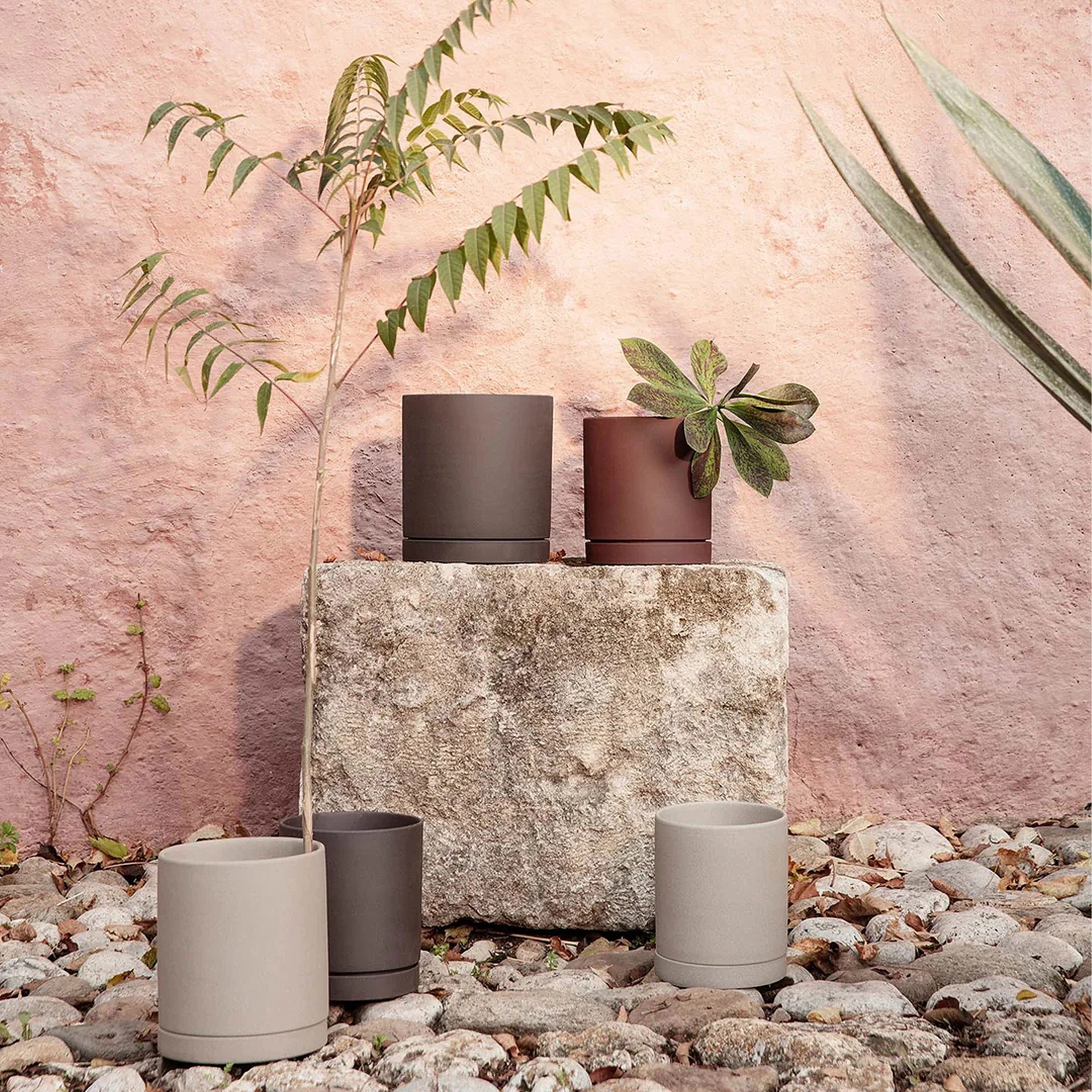 Sekki-Pot---Medium---Rust_1.jpg