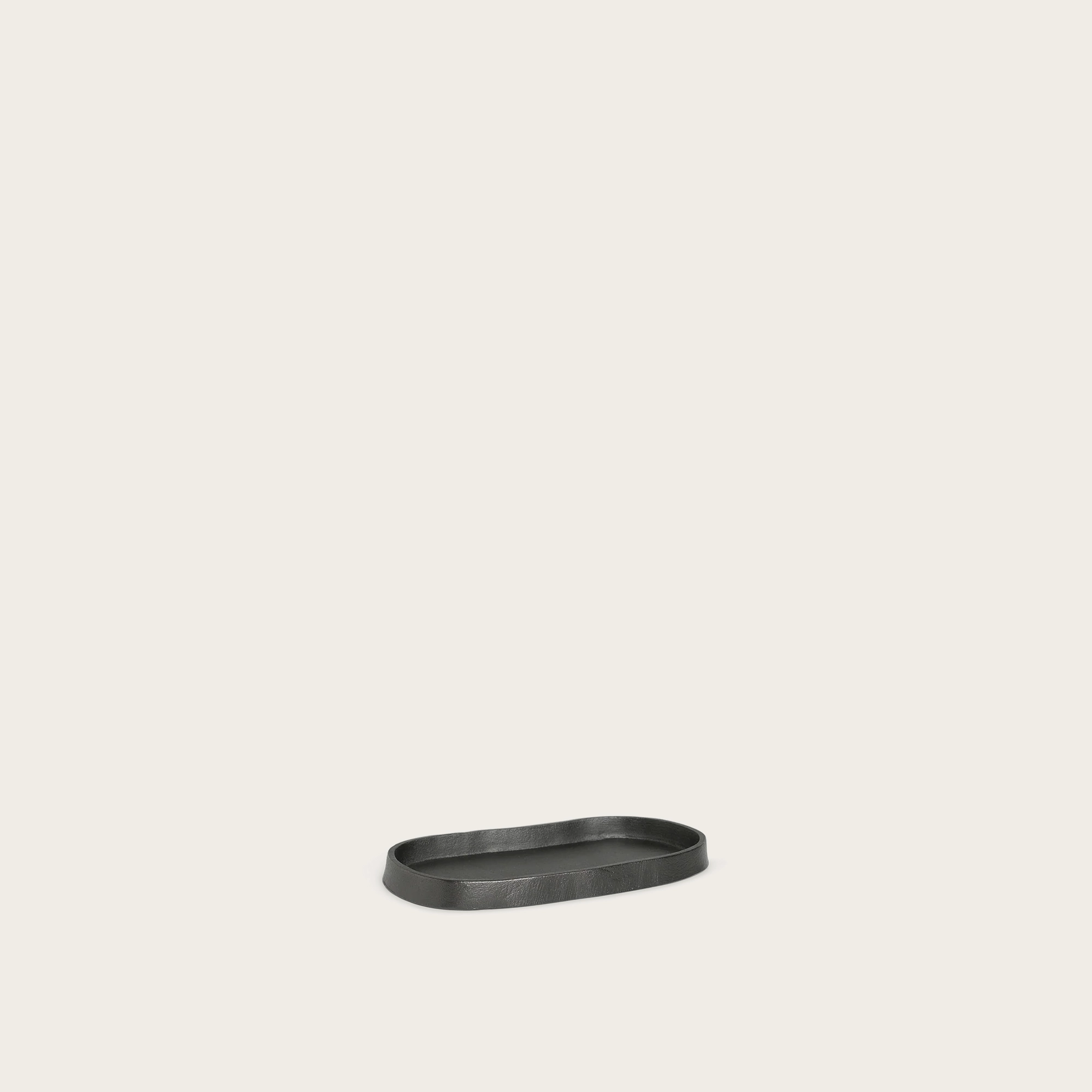 Yama-Tray---Oval---Blackened-Aluminium.jpg