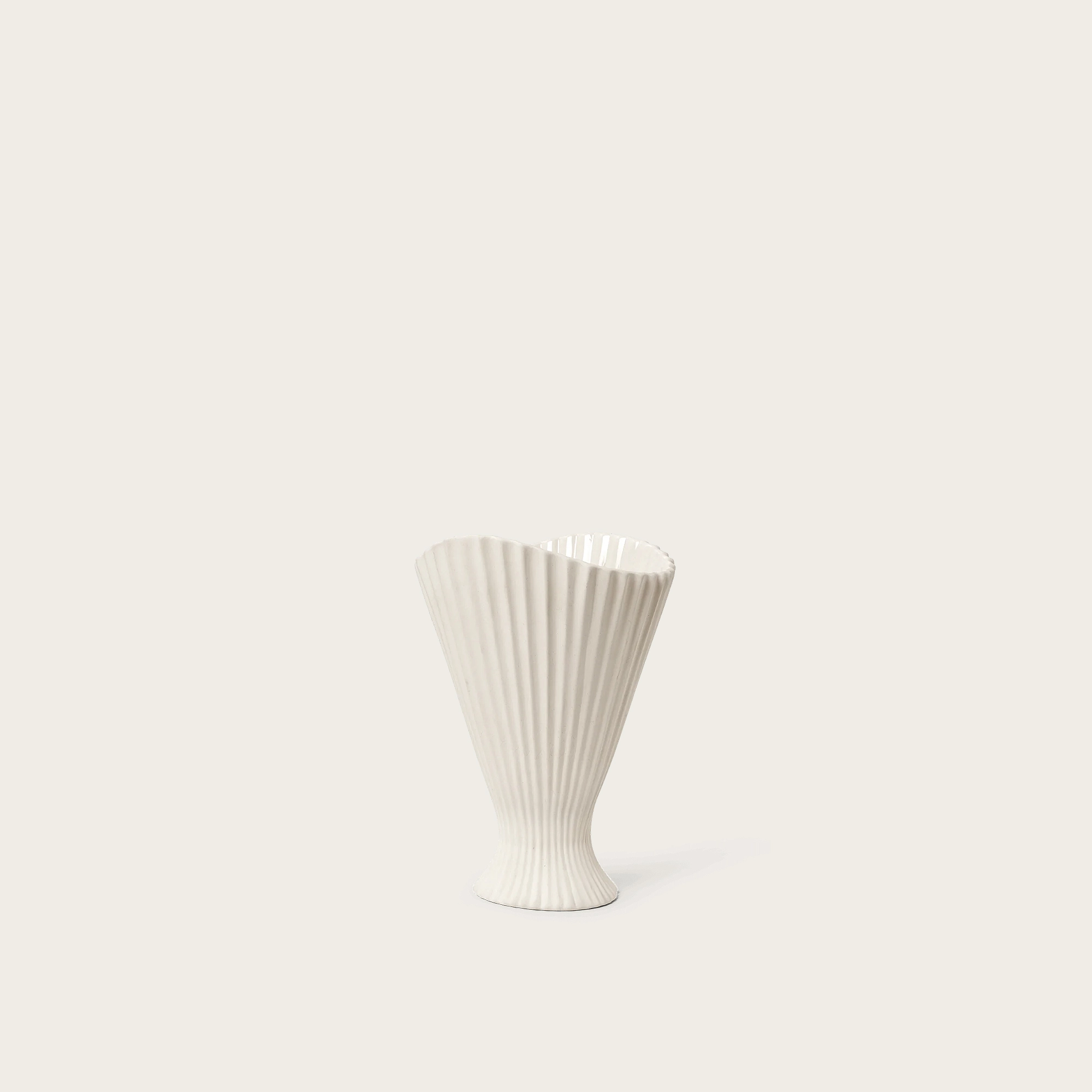 Fountain-Vase---Large---Off-White_2.jpg