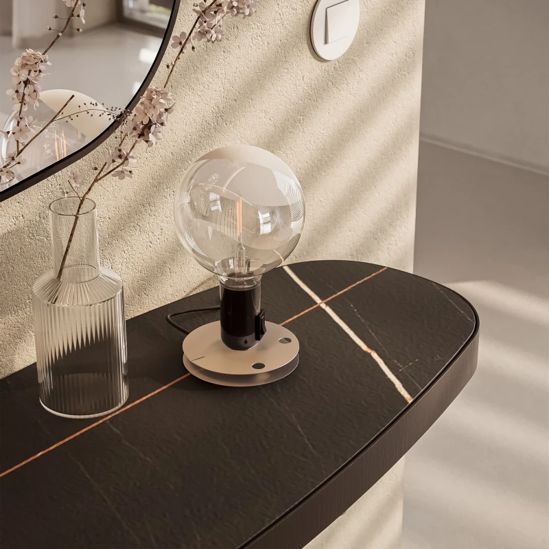 LAMPADINA_preto_02.jpg