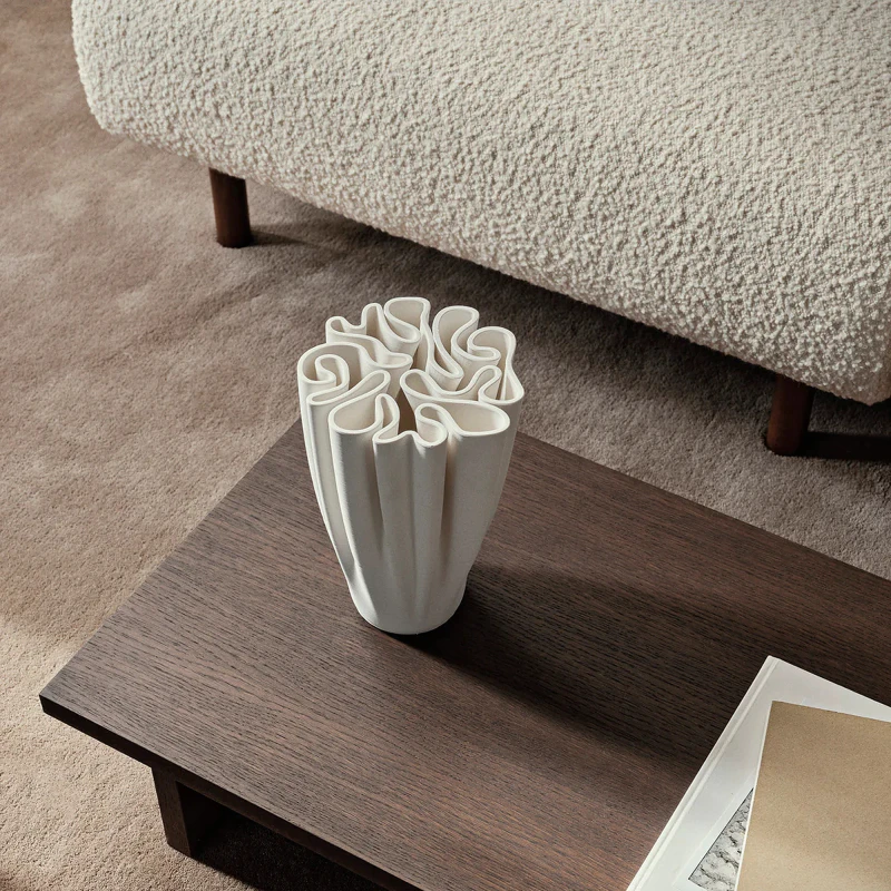 Dedali-Vase---Off-white_3.jpg